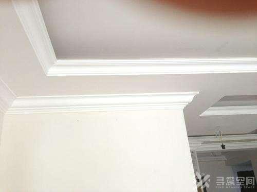 寻意空间告诉你往房顶上贴这个，网友：美哭了