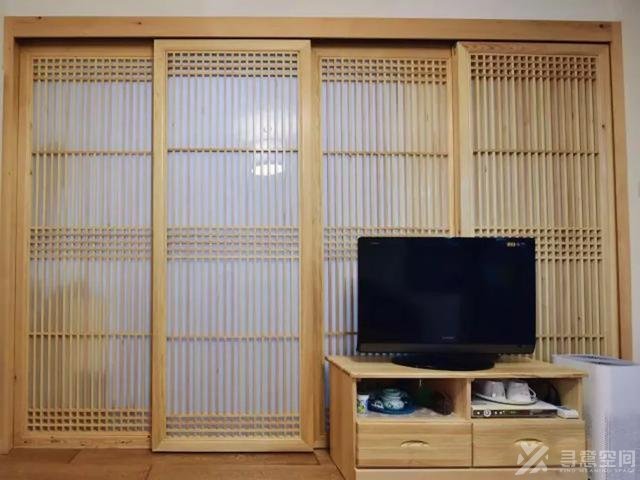 53平的小户型装修效果图 卧室做个飘窗地台安逸