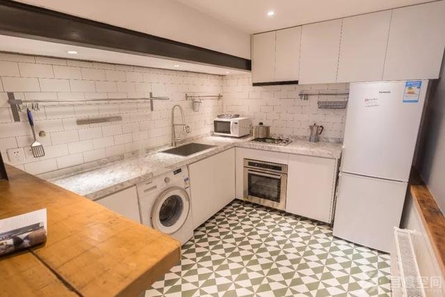 长沙家装效果图28平老房 把床抬高 空间扩容一倍